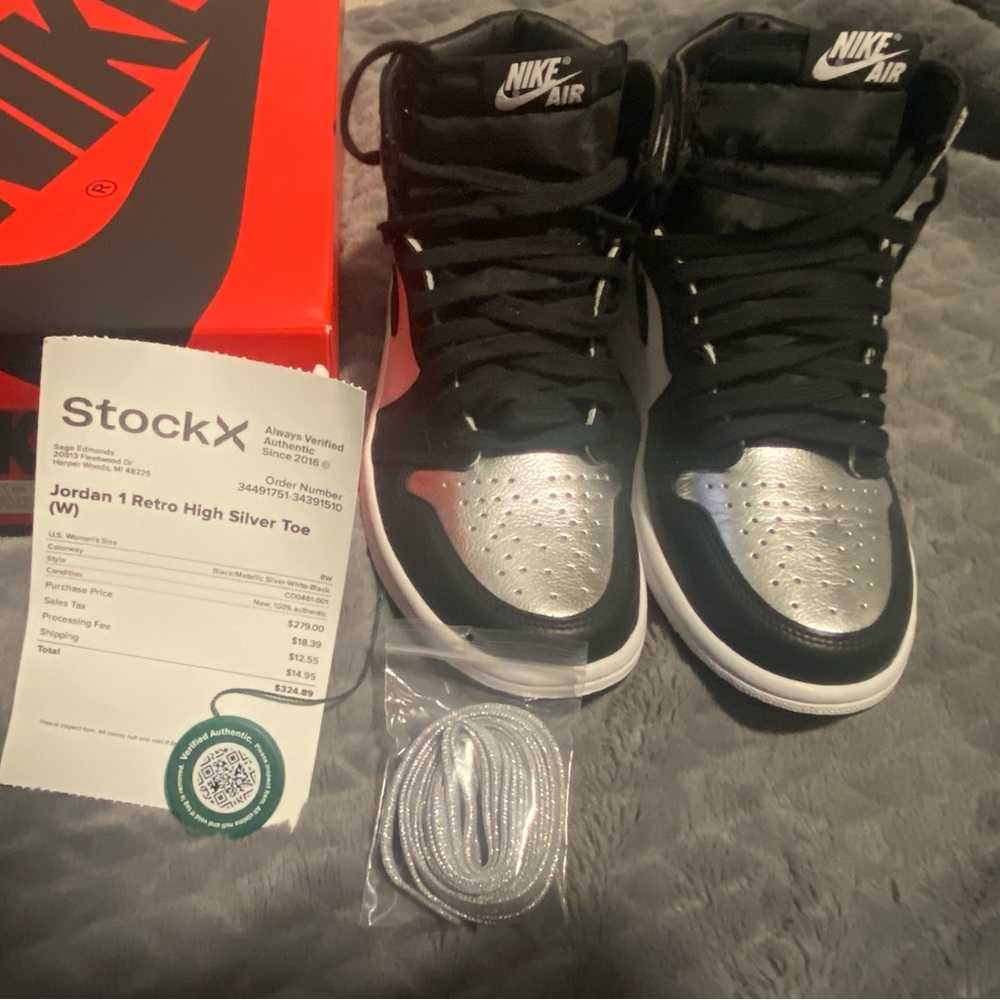 Size 8W Jordan 1 Retro Silver Toe (Black/ Metallic silver-White-Black)